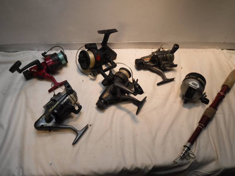 lot 4384 image: Lot of fishing reels