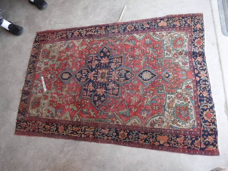 lot 4393 image: Oriental area rug throw rug