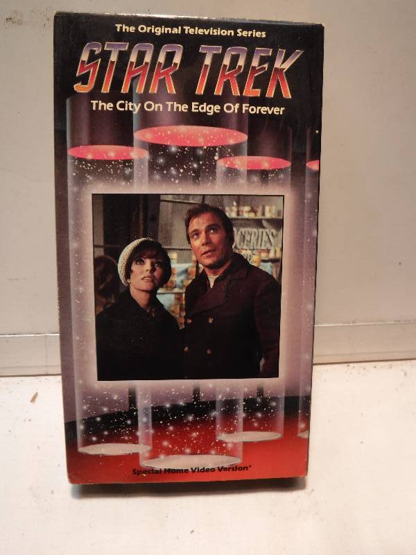 lot 4408 image: Lot of 25 Star trek VHS tapes all different volumesepisodes