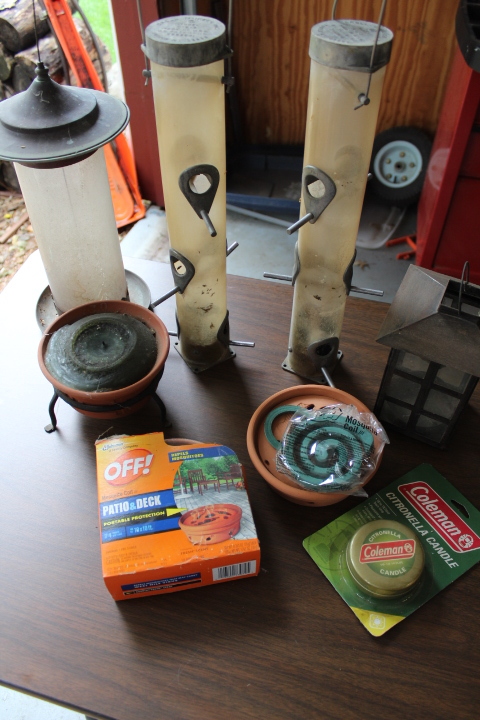 lot 5694 image: Bird Feeders and Citronella