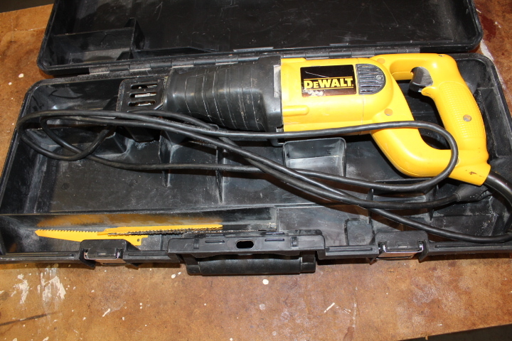 lot 5764 image: DeWalt Reciprocating Saw in Case