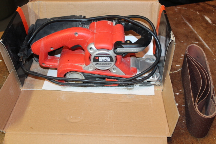 lot 5765 image: Black & Decker Dragster Belt Sander