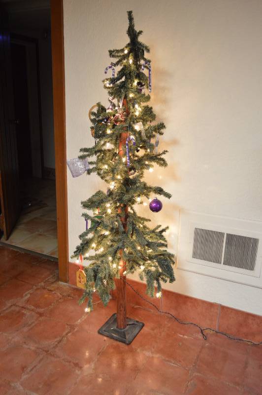 lot 5681 image: Christmas Tree Lighted and Decorated K-State