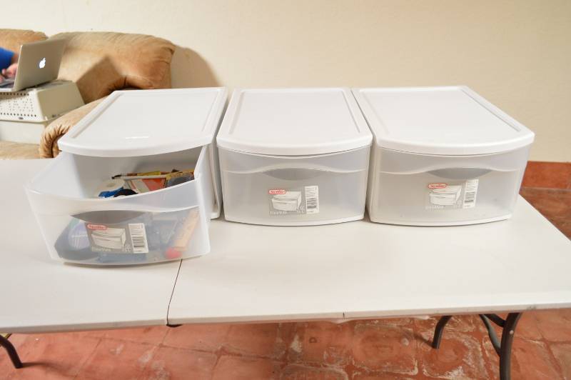 lot 5720 image: 3 Sterilite Drawers - One has Sewing Items