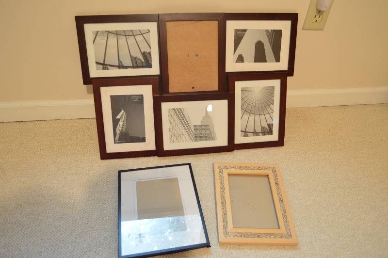 lot 5743 image: 4 Picture Frames