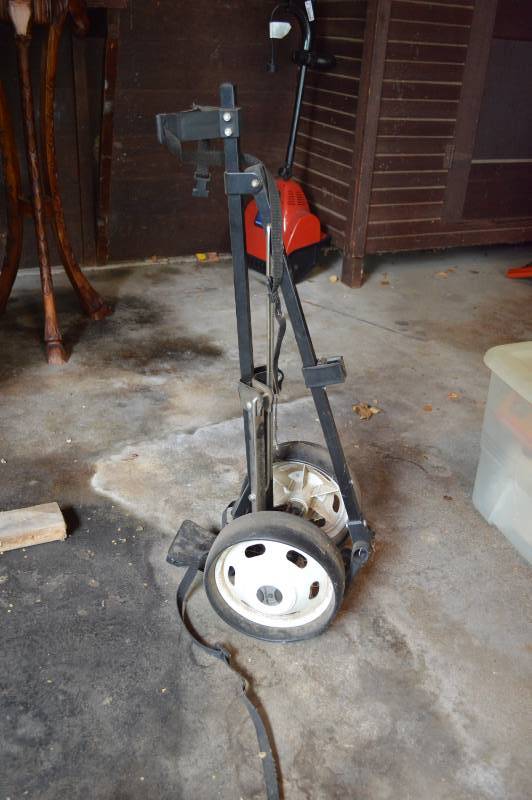 lot 5796 image: Golf Bag Cart