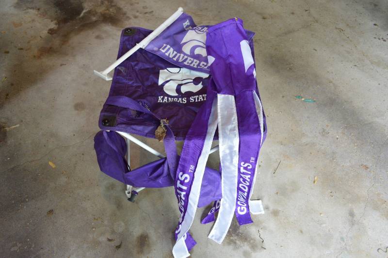 lot 5797 image: K-State Folding Table, Car Flag and Windsock