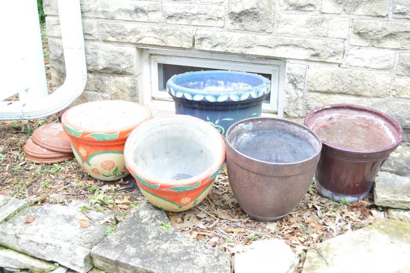 lot 5798 image: 5 Planters