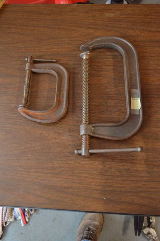 lot 5810 image: 2 C-clamps - 4 and 8