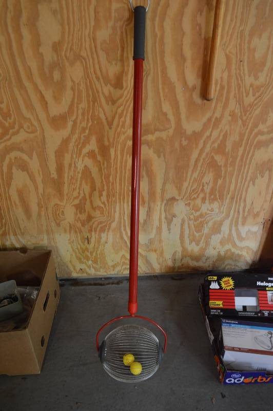lot 5825 image: Golf Ball Collector