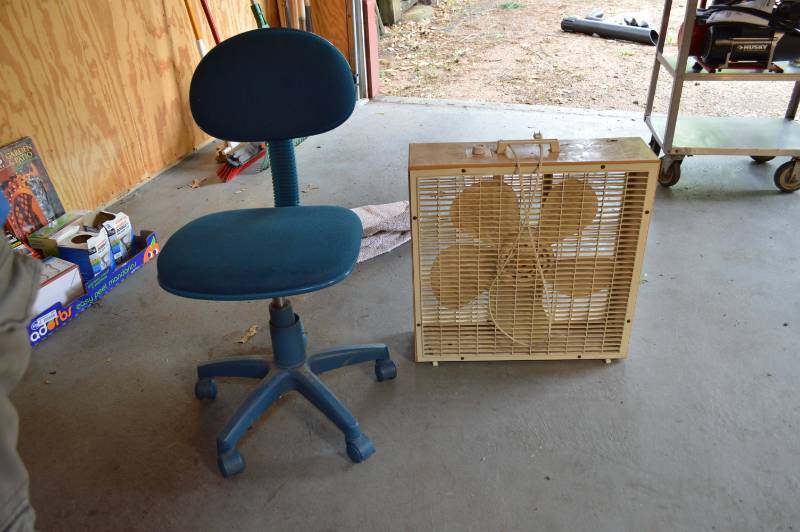 lot 5827 image: Fan and Office Chair