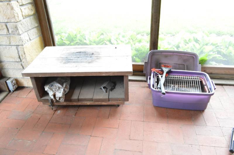 lot 5614 image: Wooden Stand and Tub with Grill Tools