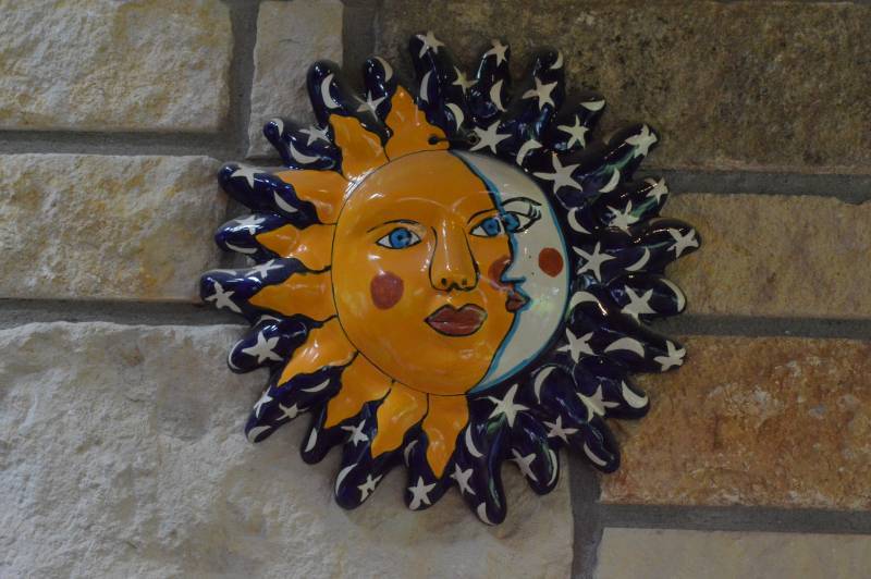 lot 5619 image: 2 Suns, 1 Moon and 2 Fish Decor