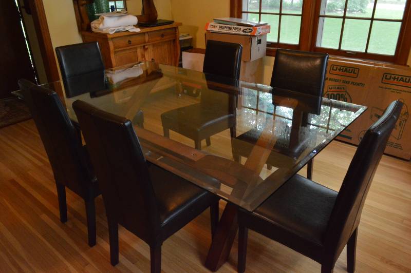 lot 5631 image: 46 by 76 Beveled edge Glass-top Dinette with 6 Chairs - Excellent Condition