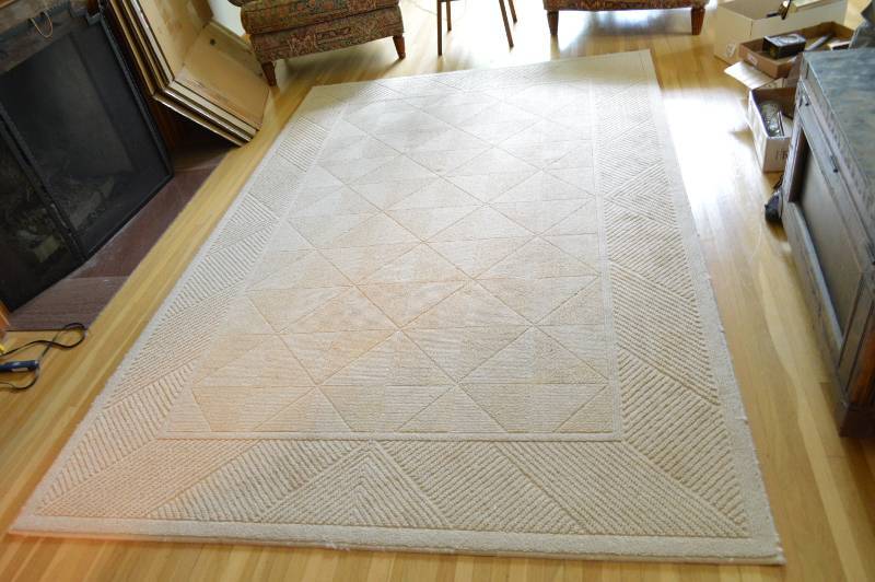 lot 5650 image: Area Rug - Karastan Wool with anti-slip pad