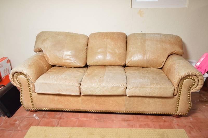 lot 5666 image: Leather Sofa