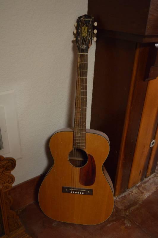 lot 5675 image: Harmony Guitar