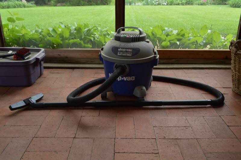 lot 5600 image: 6 Gal Shop-Vac