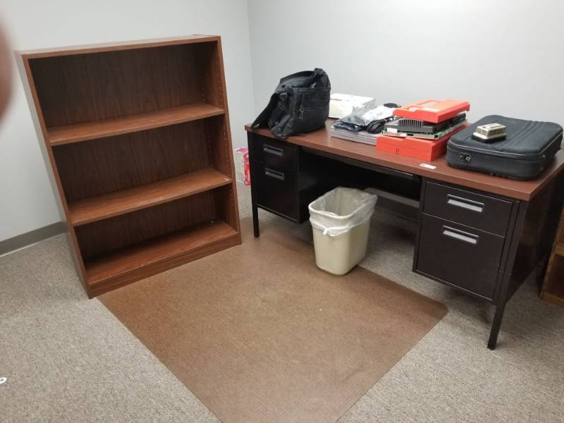 Computer Desk 2 Bookcases Corkboard Mat And Trash Can Office