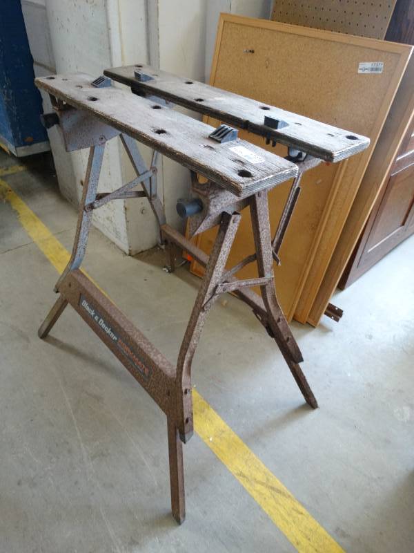 lot 17376 image: Black and decker work mate.