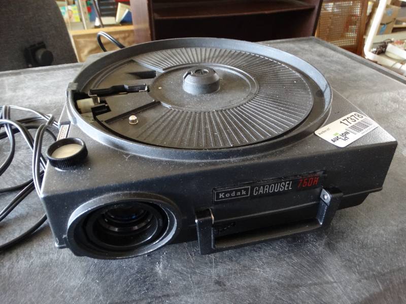 lot 17378 image: Kodak carousel 750H projector.
