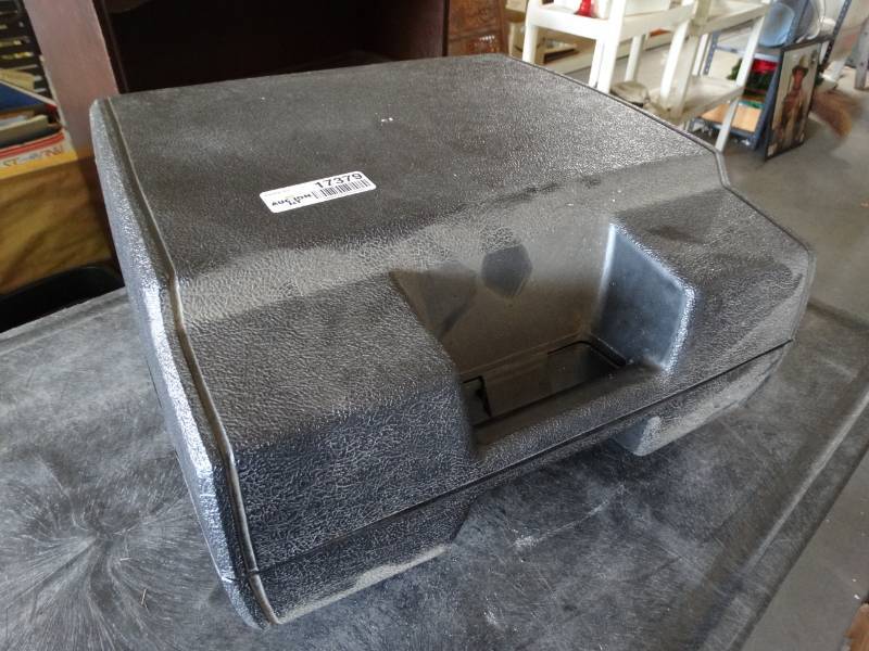 lot 17379 image: Kodak ektagraphic slide projector.