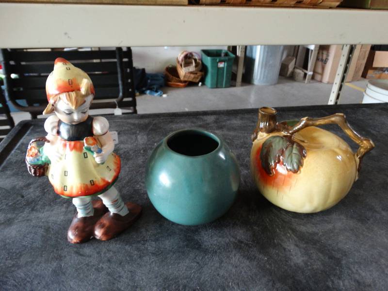 lot 17407 image: Home decor.