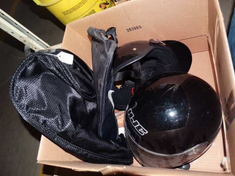 lot 17447 image: Motorcycle helmets and helmet bags.