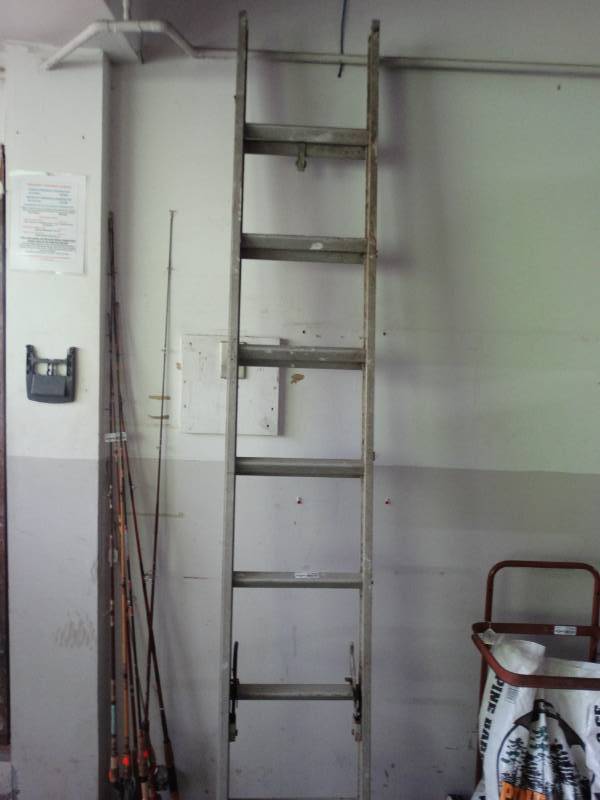 lot 17452 image: 14 Extension ladder.