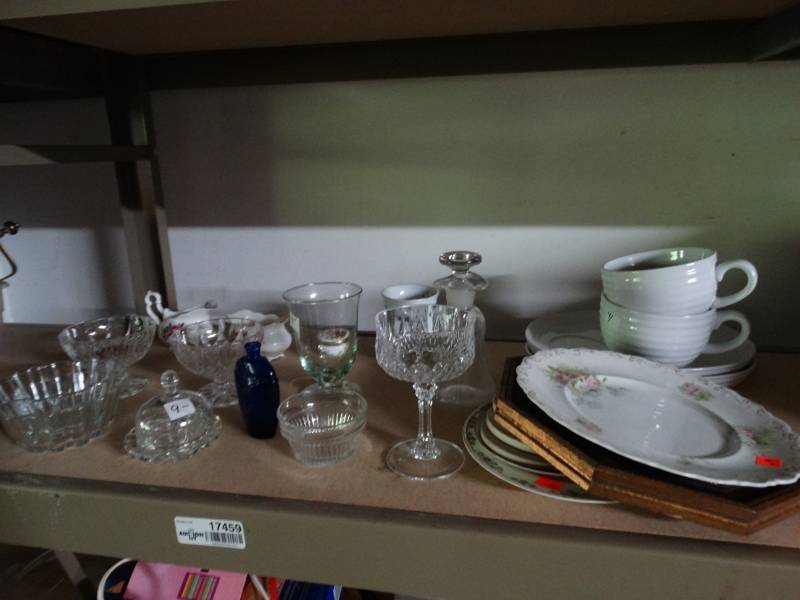 lot 17459 image: Lot of glassware.