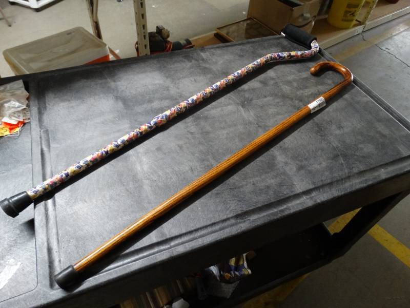 lot 17482 image: 2 Walking canes.