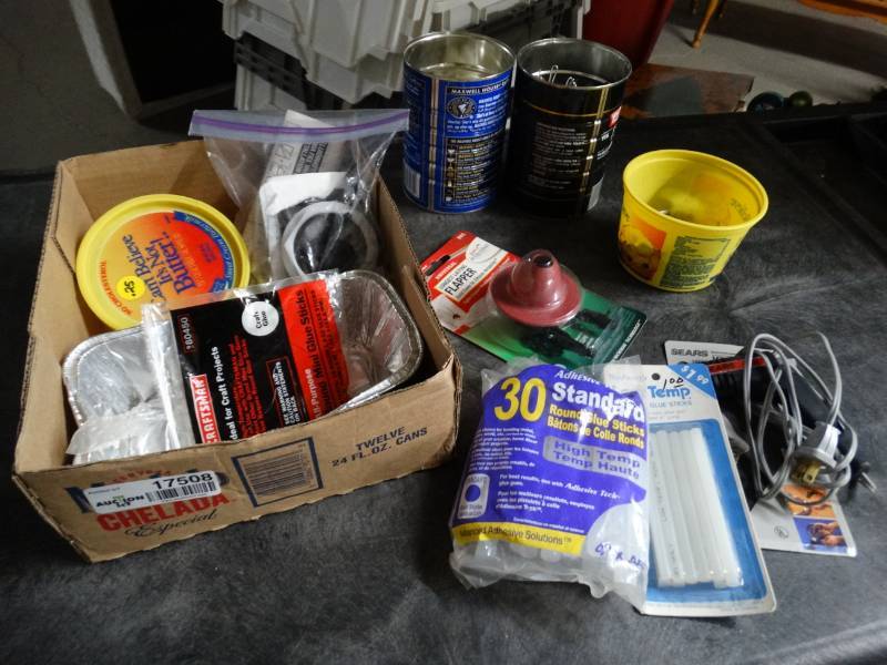 lot 17508 image: Lot of hardware & hot glue gun.