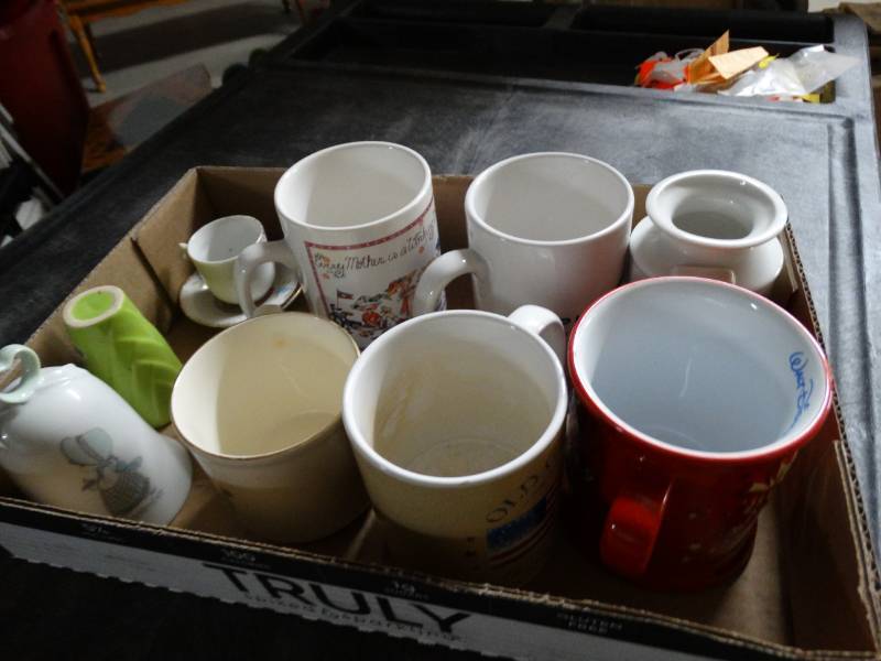 lot 17510 image: Lot of mugs.