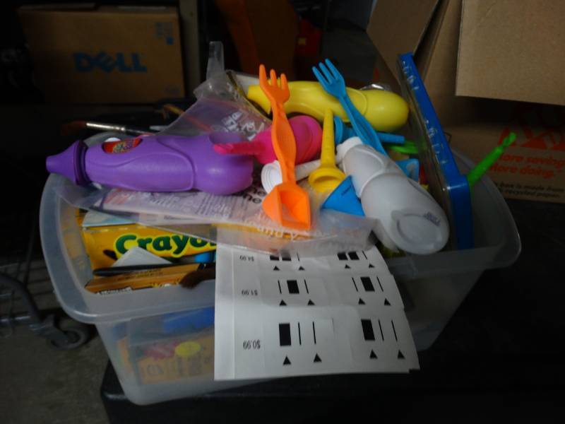 lot 17520 image: Lot of kids toys & crafts.