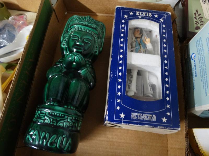 lot 17525 image: Elvis & a decanter.