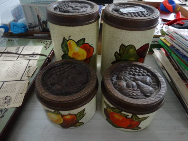 lot 17526 image: Set of 4 canister.