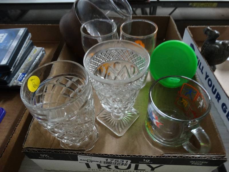 lot 17531 image: Lot of glassware.