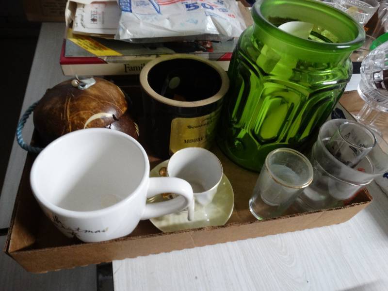 lot 17534 image: Lot of glassware.
