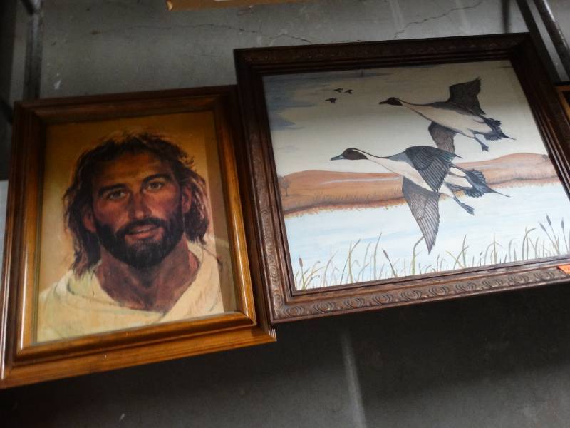 lot 17555 image: Lot of various wall art.