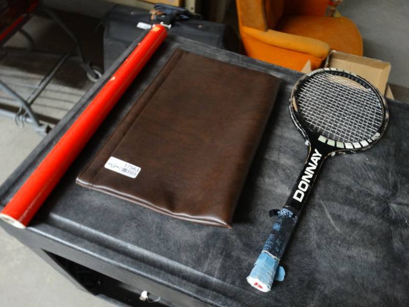lot 17563 image: Leather bag, tennis racket.