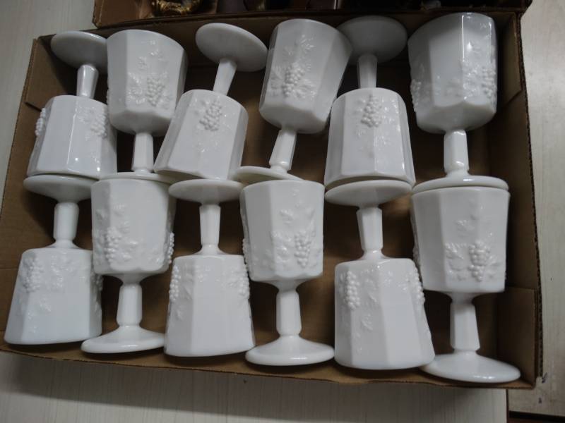 lot 17573 image: Milk glass stem ware.