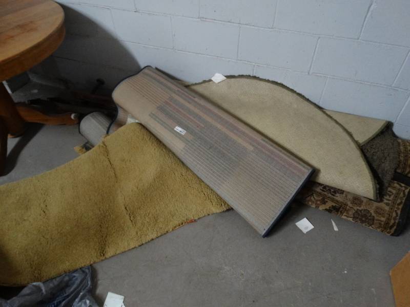 lot 17583 image: Lot of area rugs.