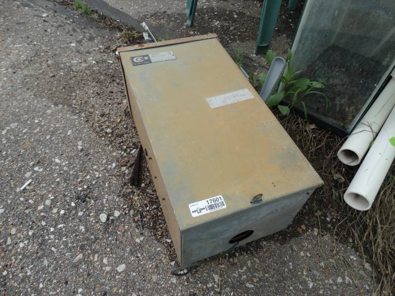 lot 17601 image: Electrical box.