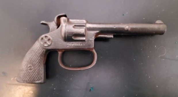 lot 13653 image: Bang Circle K Toy Cap Gun