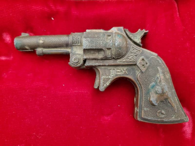 lot 13655 image: Toy Cap Gun with Breakover Barrel