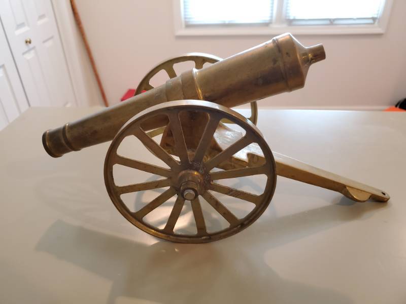 lot 13724 image: Metal  Brass Cannon on Wheels