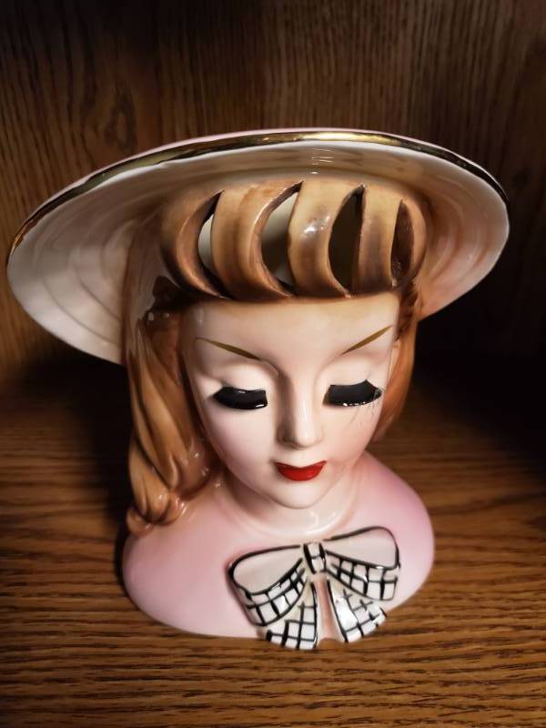 lot 13762 image: Napco Pink Lady Head Vase