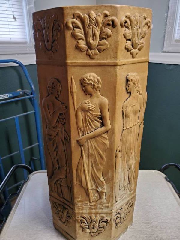 lot 13803 image: Early Weller Art Pottery Ivory Pedestal Plant Stand