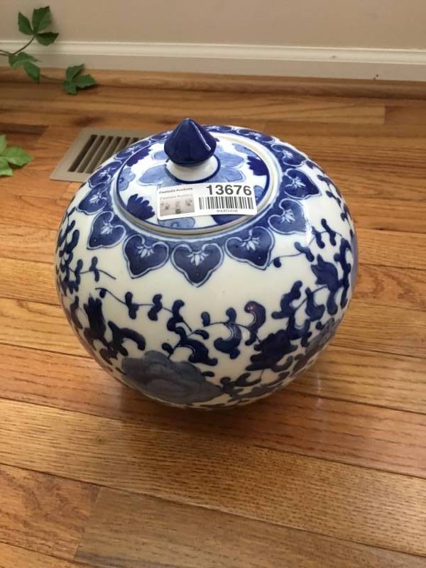 lot 13676 image: Large Blue  White Lidded Dcor Jar