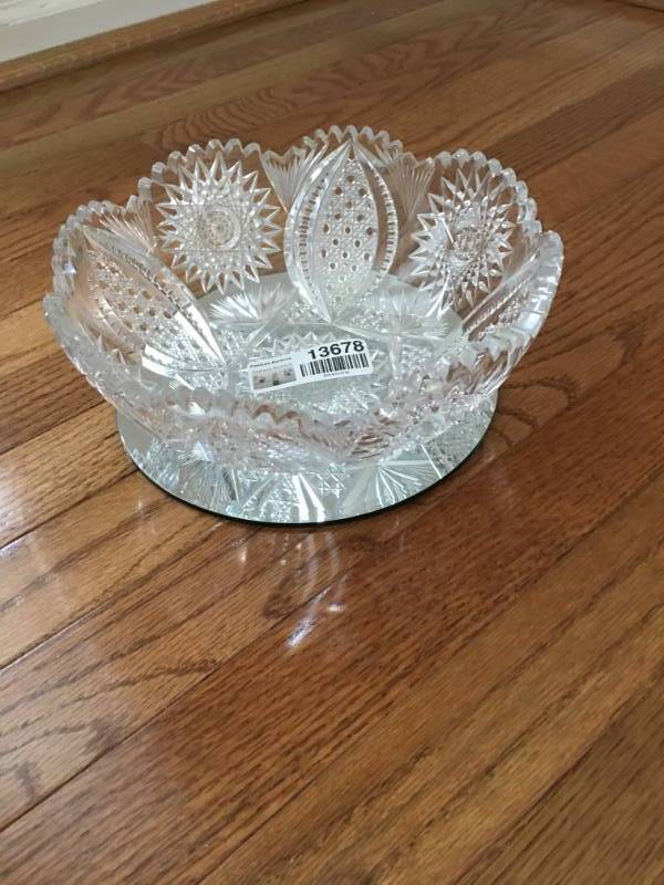lot 13678 image: Clear Cut Glass Serving Bowl and Mirror Tray